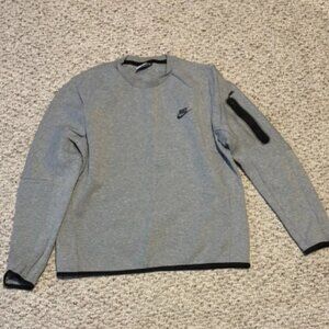 Nike Tech Men's Gray Sweater